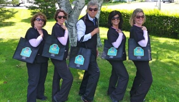 Local Jackie Kennedy Onassis’ Sporting the “Reusable Grocery Bag”