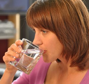After the extraction, drink lots of liquids and eat soft, nutritious foods.